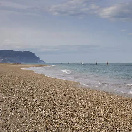 招待所 A Due Passi Dal Mare 雷卡纳蒂港